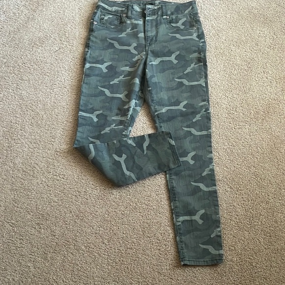 Maurice’s Camo Jegging - Picture 1 of 1